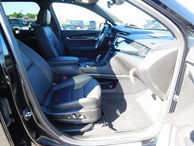Photo of 2023 Stellar Black Metallic Cadillac XT6