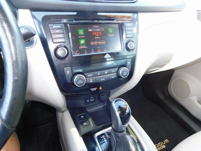 Photo of 2020 White Nissan Rogue Sport