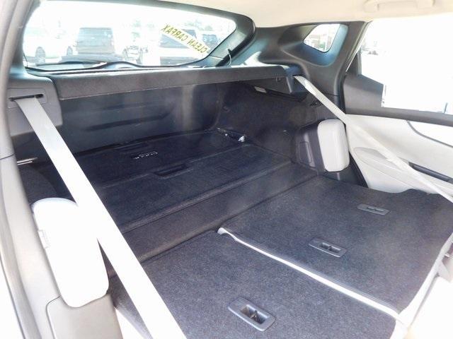 Photo of 2020 White Nissan Rogue Sport