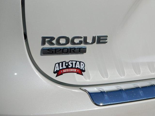 Photo of 2020 White Nissan Rogue Sport