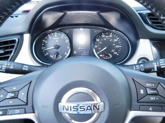 Photo of 2020 White Nissan Rogue Sport