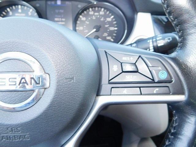 Photo of 2020 White Nissan Rogue Sport