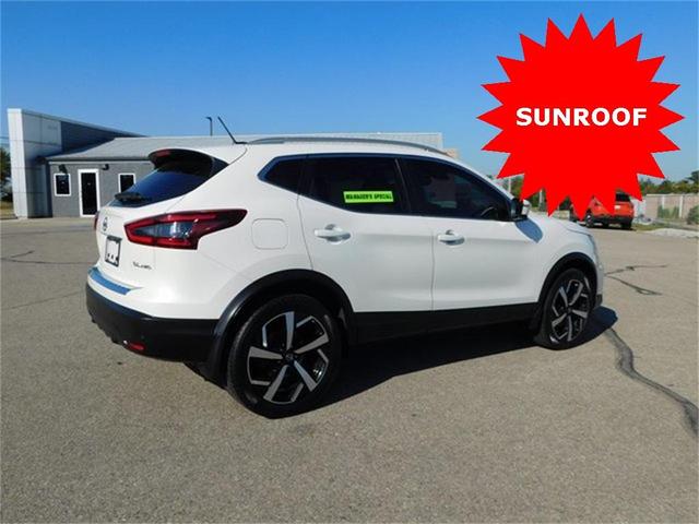 Photo of 2020 White Nissan Rogue Sport