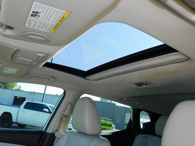 Photo of 2020 White Nissan Rogue Sport