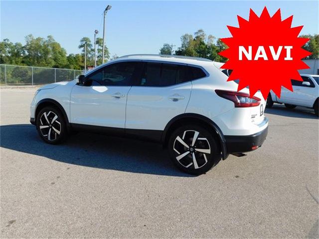 Photo of 2020 White Nissan Rogue Sport