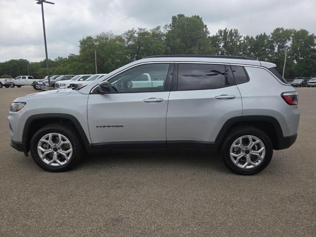 Photo of 2025 Silver Zynith Jeep Compass
