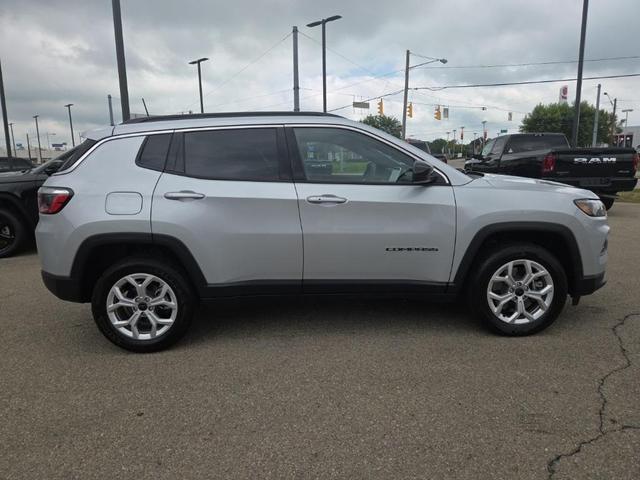 Photo of 2025 Silver Zynith Jeep Compass