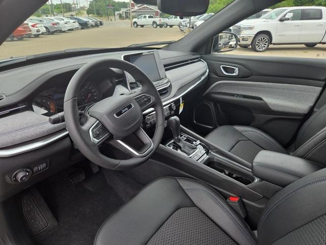 Photo of 2025 Silver Zynith Jeep Compass