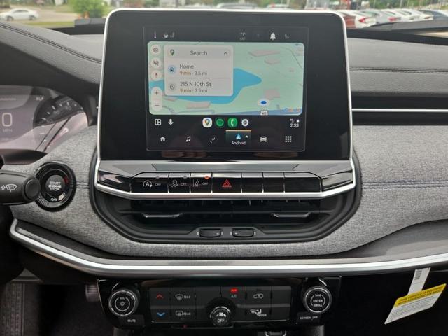 Photo of 2025 Silver Zynith Jeep Compass