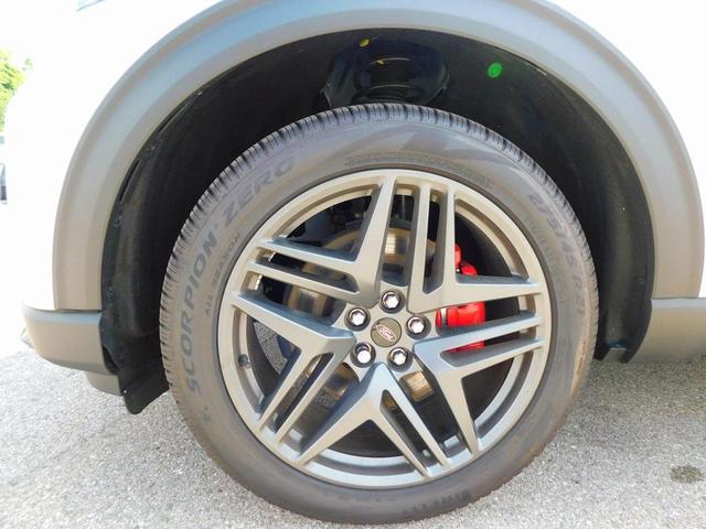 Photo of 2025 Star White Ford Explorer