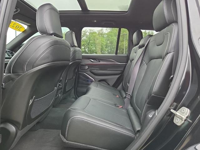 Photo of 2023 Diamond Black Jeep Grand Cherokee