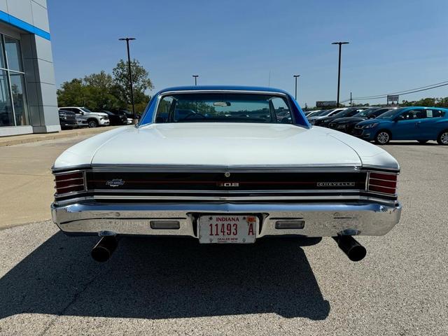 Photo of 1967 White Chevrolet Malibu