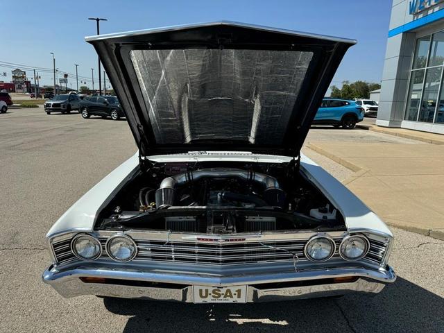 Photo of 1967 White Chevrolet Malibu