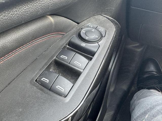 Photo of 2024 Summit White Chevrolet Trax