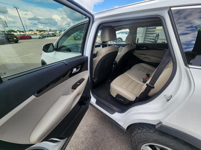 Photo of 2019 Snow White Pearl Kia Sorento