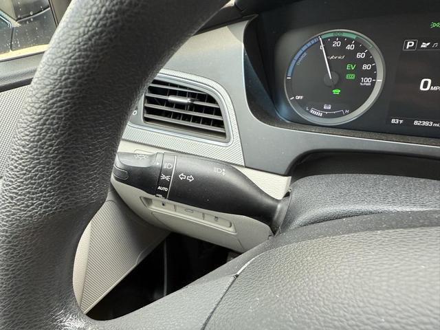 Photo of 2016 Diamond White Pearl Hyundai SONATA Hybrid