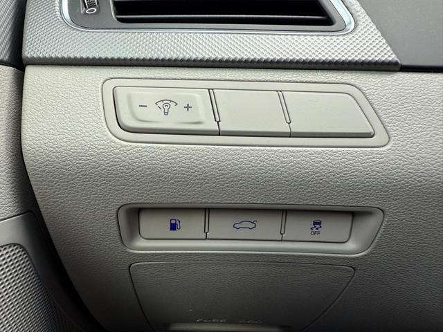 Photo of 2016 Diamond White Pearl Hyundai SONATA Hybrid