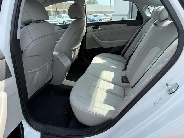 Photo of 2016 Diamond White Pearl Hyundai SONATA Hybrid