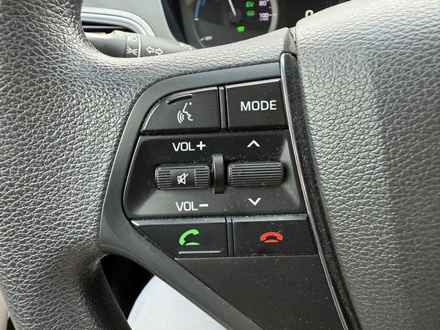 Photo of 2016 Diamond White Pearl Hyundai SONATA Hybrid