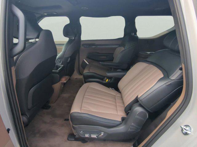 Photo of 2026 Wolf Gray/Ebony Black Roof Kia EV9