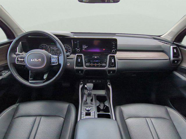 Photo of 2023 Ebony Black Kia Sorento