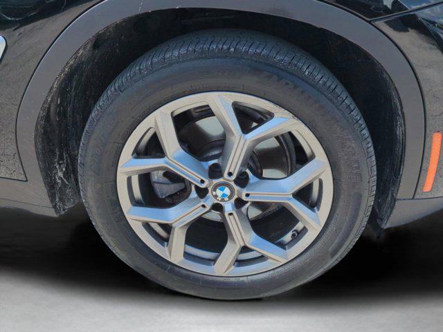Photo of 2022 Jet Black BMW X3