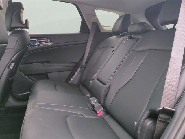 Photo of 2025 Fusion Black Kia Sportage Hybrid