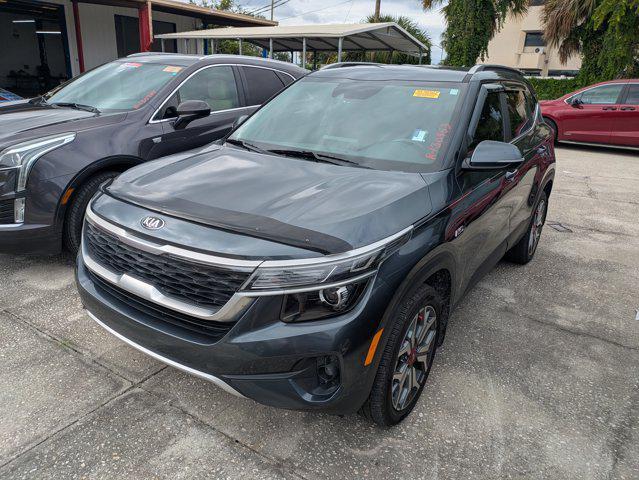 Photo of 2021 Gravity Gray Kia Seltos