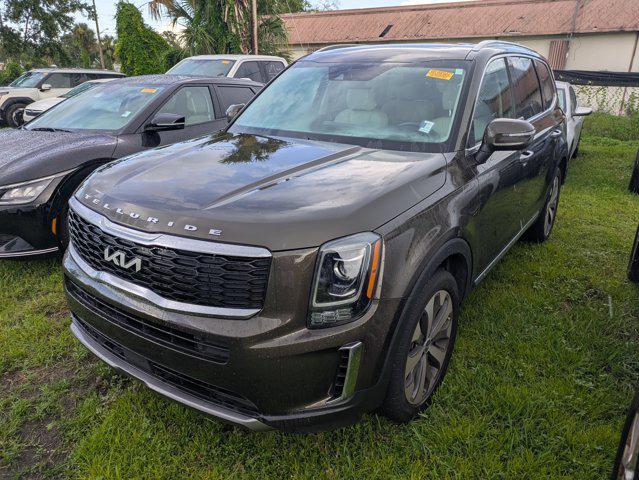 Photo of 2022 Dark Moss Kia Telluride