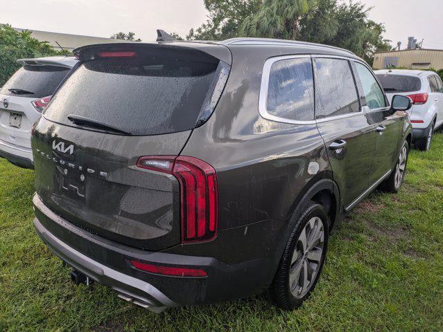 Photo of 2022 Dark Moss Kia Telluride