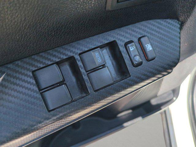 Photo of 2015 Blizzard Pearl Toyota RAV4