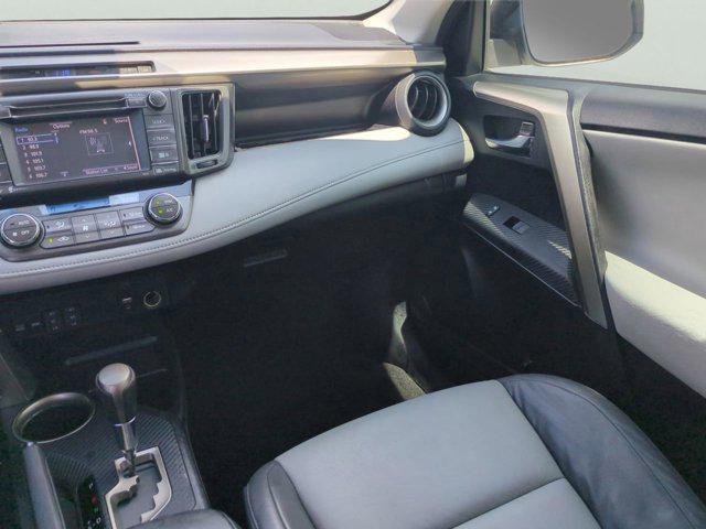 Photo of 2015 Blizzard Pearl Toyota RAV4