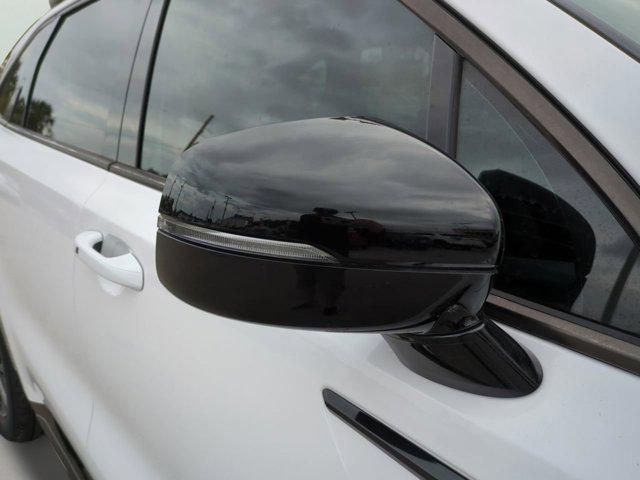 Photo of 2021 Glacial White Pearl Kia Sorento