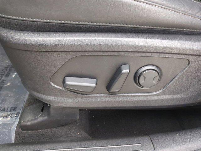 Photo of 2021 Glacial White Pearl Kia Sorento