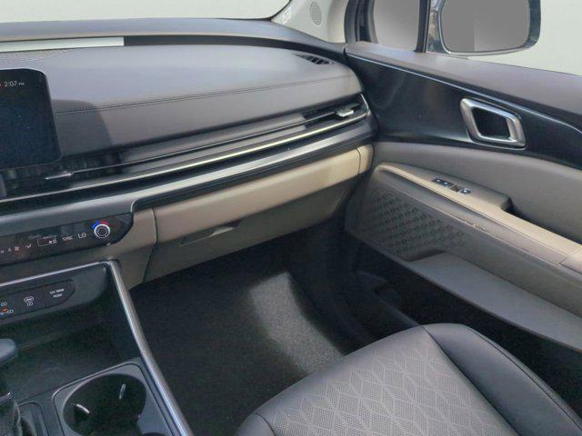 Photo of 2026 Aurora Black Pearl Kia Carnival
