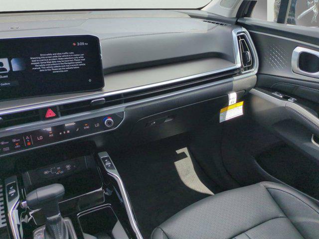 Photo of 2025 Ebony Black Kia Sorento