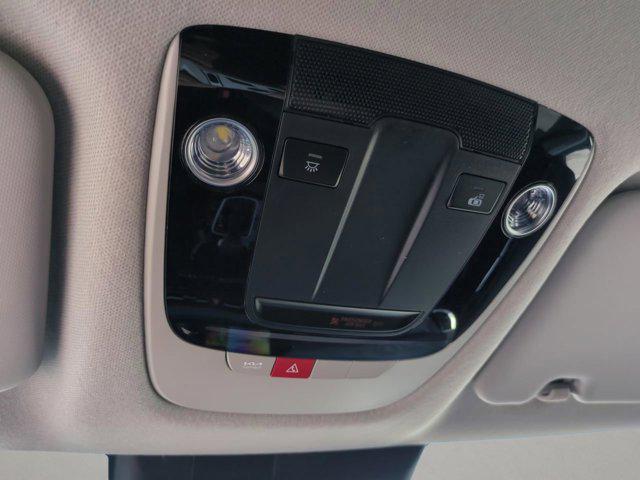 Photo of 2025 Pluton Blue/Black Roof Kia Seltos