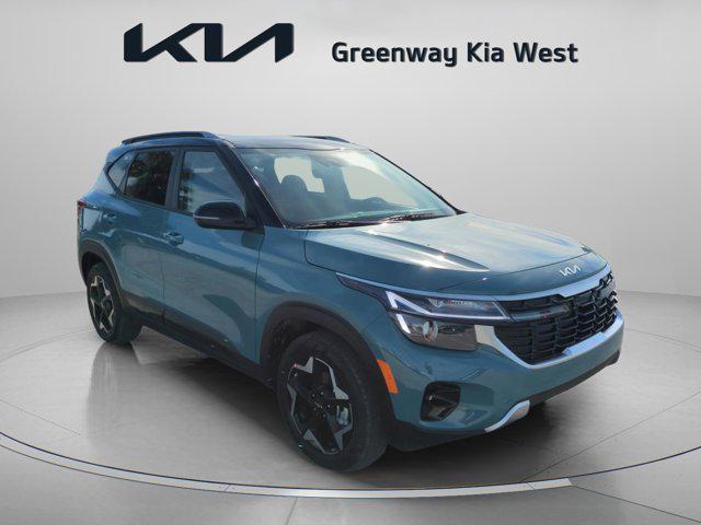 Photo of 2025 Pluton Blue/Black Roof Kia Seltos