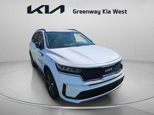 Photo of 2022 Glacial White Pearl Kia Sorento