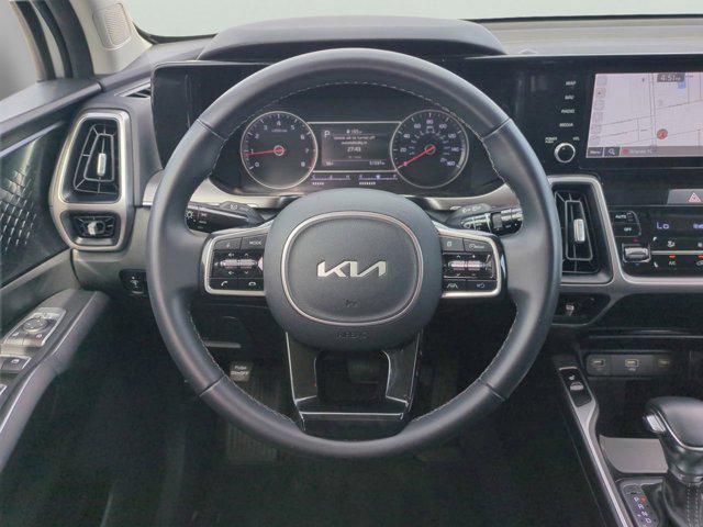 Photo of 2022 Glacial White Pearl Kia Sorento