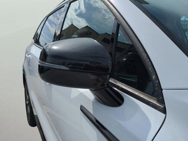 Photo of 2022 Glacial White Pearl Kia Sorento