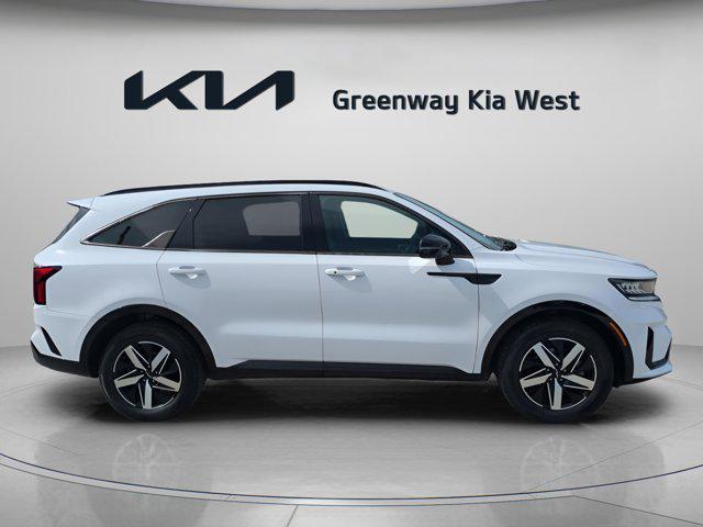 Photo of 2022 Glacial White Pearl Kia Sorento
