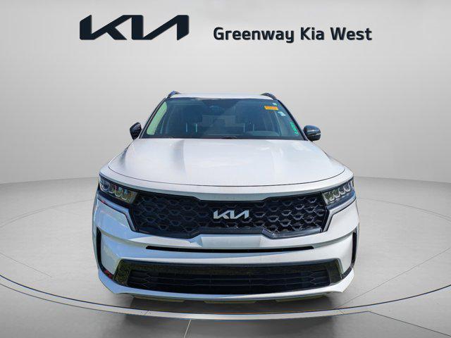 Photo of 2022 Glacial White Pearl Kia Sorento