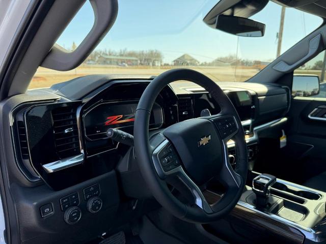Photo of 2025 Summit White Chevrolet Silverado 1500