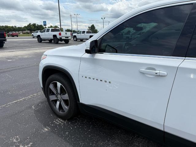 Photo of 2020 Summit White Chevrolet Traverse