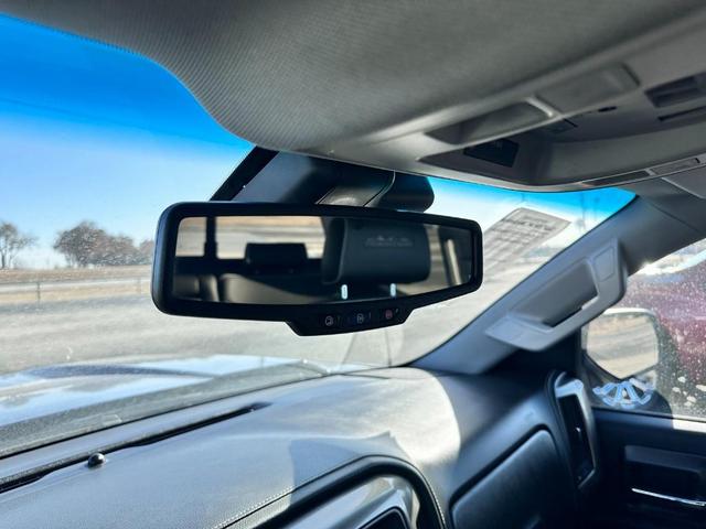 Photo of 2017 Deep Ocean Blue Metallic Chevrolet Silverado 1500