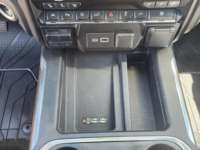 Photo of 2019 Black Chevrolet Silverado 1500