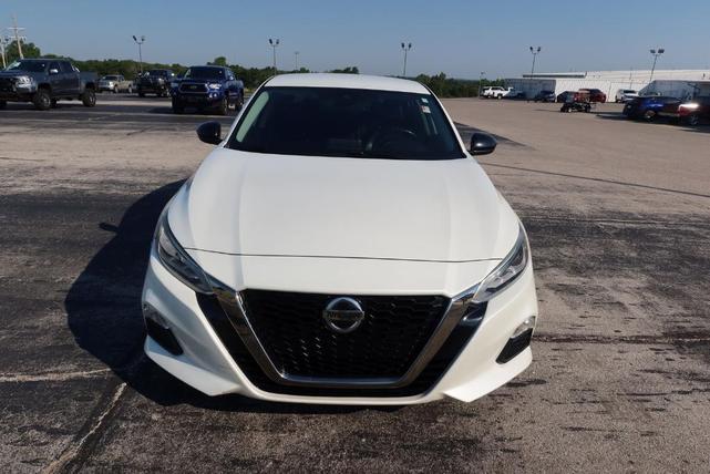 Photo of 2020 White Nissan Altima
