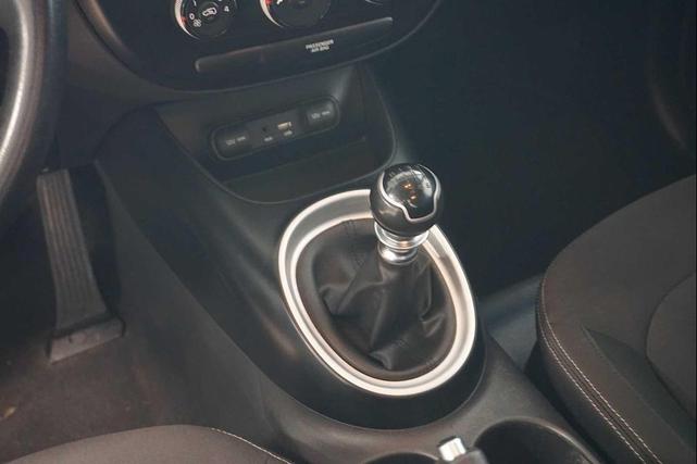 Photo of 2018 Bright Silver Kia Soul