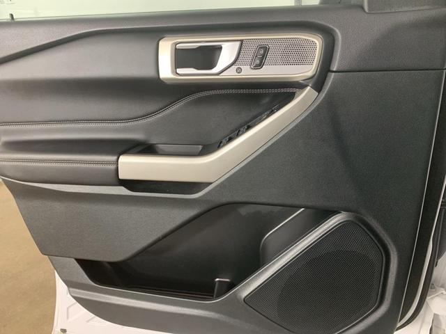 Photo of 2023 Oxford White Ford Explorer
